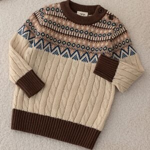 كنزة الشتاء المخططة: دفء، أناقة، وراحة لصغيرك!