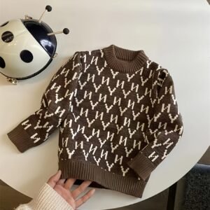 دفء وأناقة لا مثيل لها: سويتر الأولاد الشتوي الجديد!