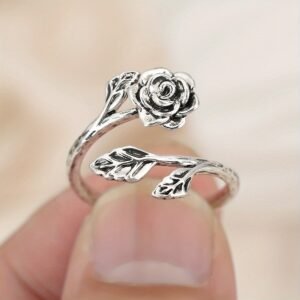 خاتم الوردة الساحرة: أناقة عتيقة تحكي قصتك