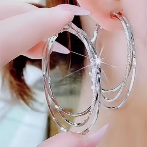 أقراط الطوق الذهبية الفاخرة: بيان أناقة يلامس روح الألوهية!