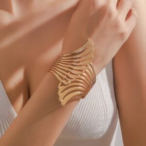 سوار الجناح الذهبي: أناقة عتيقة تخطف الأبصار لكل يوم