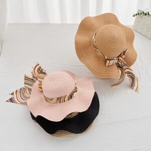 تألقي بلمسة الأناقة: قبعة الشمس الصيفية المثالية!