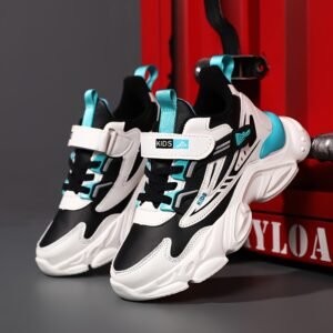 Boys' Adventure Shoes: Comfort, Style, and Protection in Every Step!