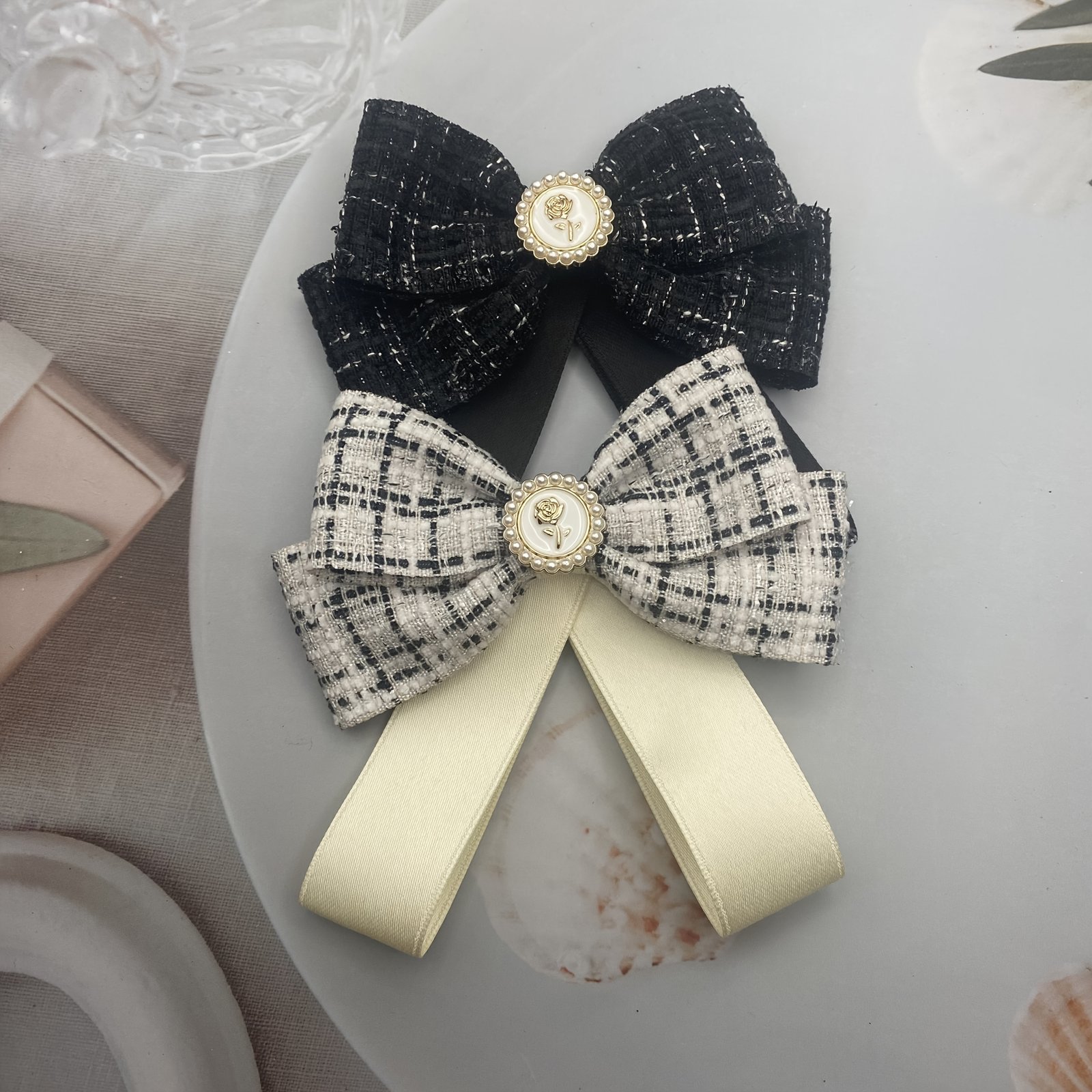 تألقي بلمسة فريدة: ربطة عنق كاروهات أنيقة لموسم الأناقة - الصورة 7