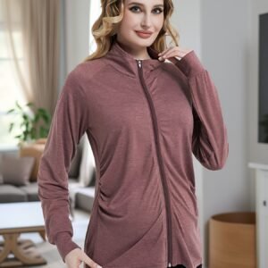 Chic Maternity Style: Your Perfect Two-Season Jacket!