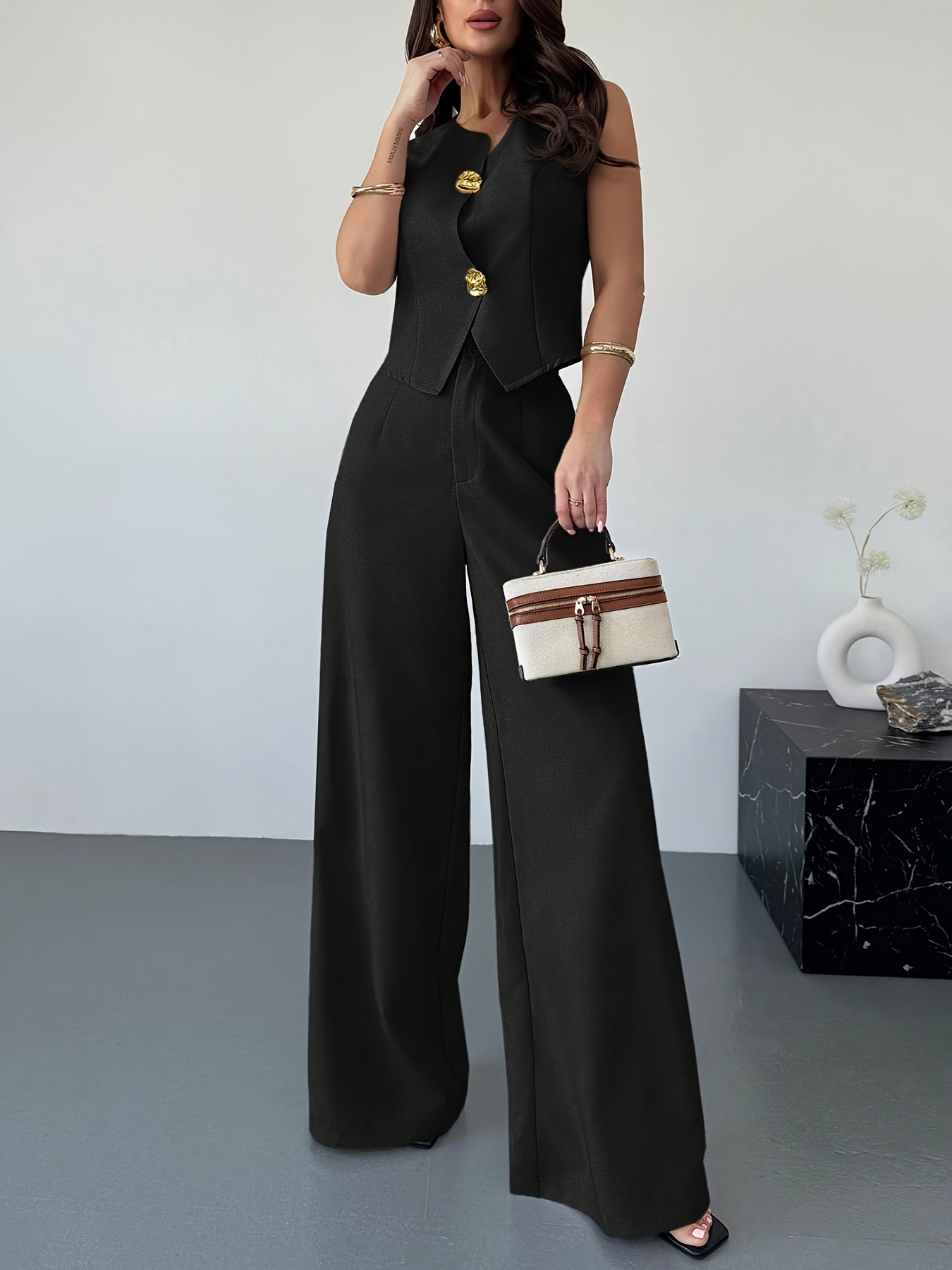 זוהר של אלגנטיות ונוחות: הסט הקיצי והאביבי שלך שאי אפשר בלעדיו!