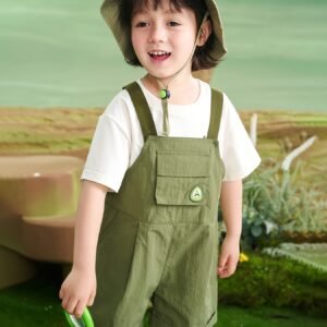 شورت الكارجو الزيتي للأولاد: أناقة لا مثيل لها ومغامرات صيفية بلا حدود!