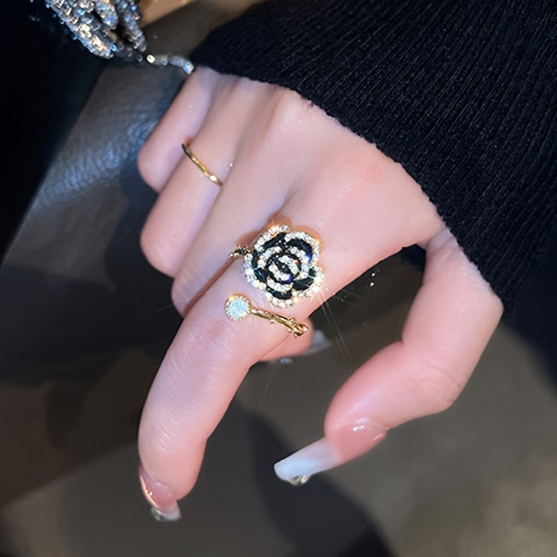 Alluring Black Rose Ring: Gleaming Vintage Elegance! - Image 4