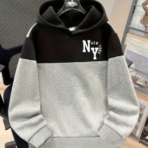 סווטשירט בנים עם קפוצ'ון ואות A! חום וסטייל שאין שני להם!