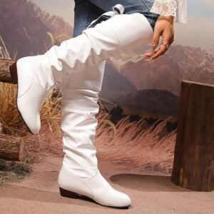 أناقة بلا حدود: بوتات الركبة الكاجوال برباط