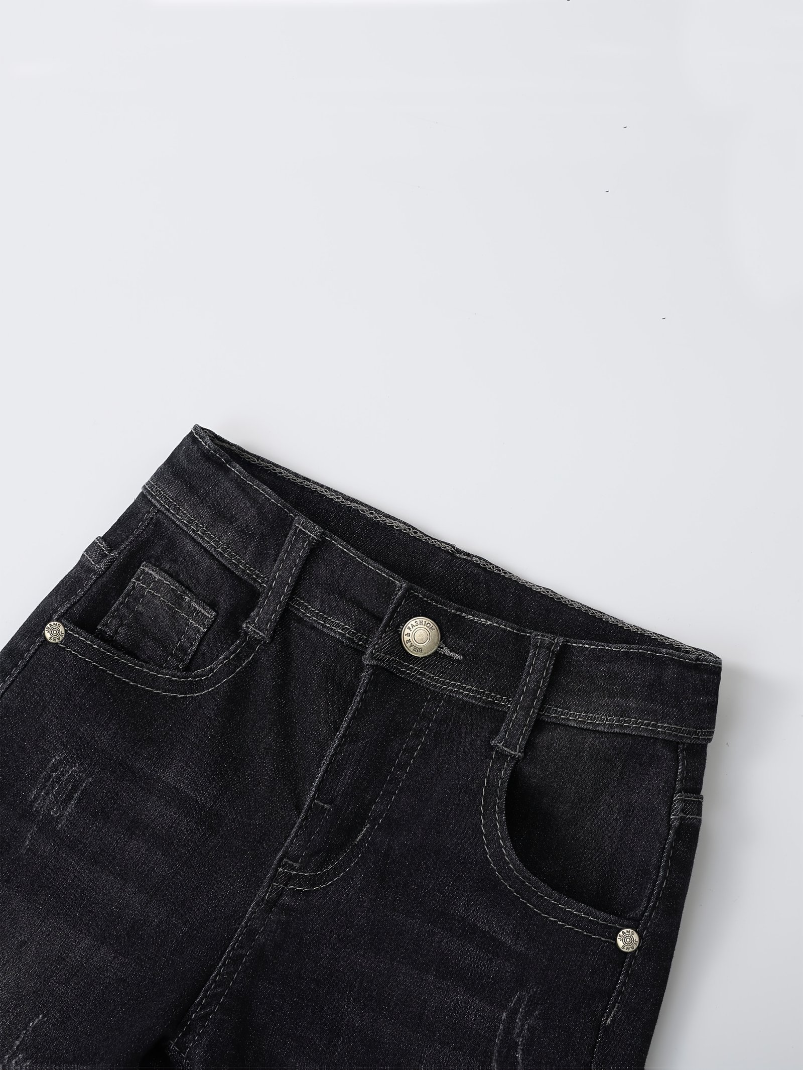 שורט ג'ינס שחור לבנים: נוחות, סטייל וכיף ללא גבולות! – תמונה 3