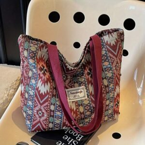 حقيبة الكتف العصرية 2025: سعة تتسع لأناقتك وتصميم يروي قصتك!