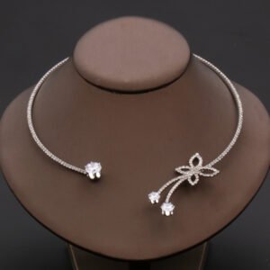 שרשרת הפרפר הנוצץ: קסם האלגנטיות הקלאסית