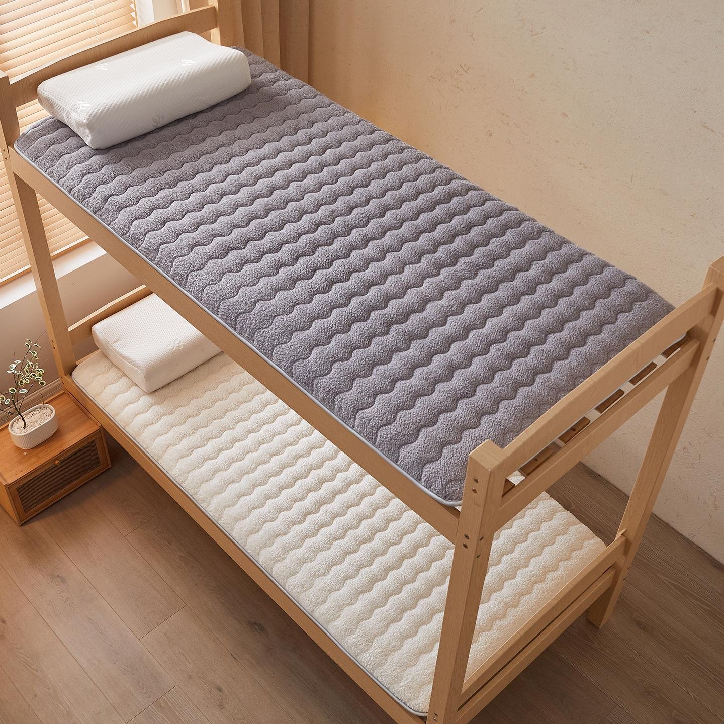 נוחות יוצאת דופן: כיסוי מזרן יוקרתי מצמר כבשים טבעי – תמונה 8