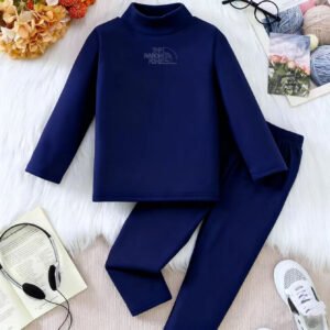 أبطال الشتاء: طقم الدفء والراحة الفائق لأولادك!