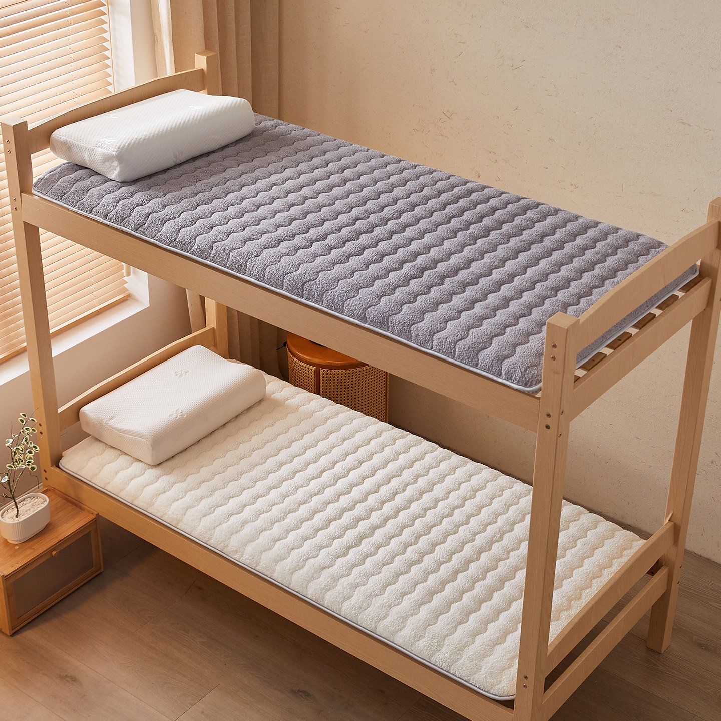 נוחות יוצאת דופן: כיסוי מזרן יוקרתי מצמר כבשים טבעי