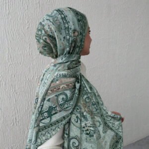 وشاح الأناقة المتجددة: حجاب البيزلي بلون النعناع المنعش