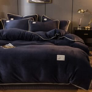 احتضان الدفء والأناقة: طقم سرير مخمل الحليب الفاخر 4 قطع