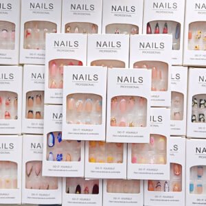 הברקה מיידית: סט ציפורניים יוקרתי בלחיצה (48 יחידות)!