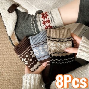 دفء وأناقة لا مثيل لها: جوارب شتوية كلاسيكية بلمسة عصرية