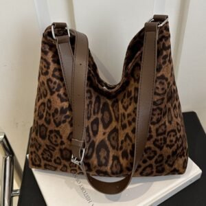 תיק הפנתר הקלאסי: קסם סתיו-חורף ונפח ללא תחרות!