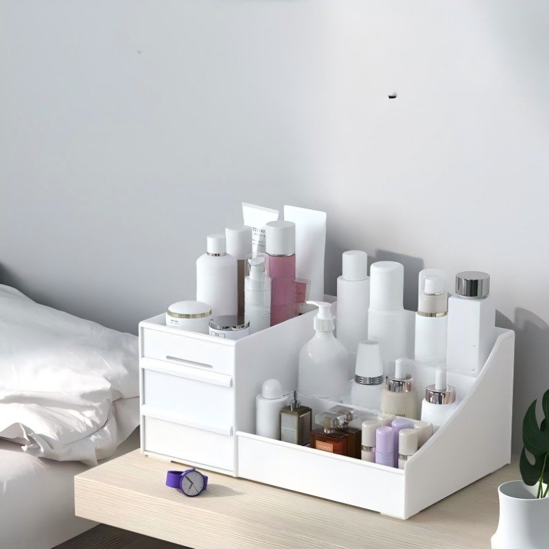 Elegance & Organization: Classic Makeup Storage Box - Image 6