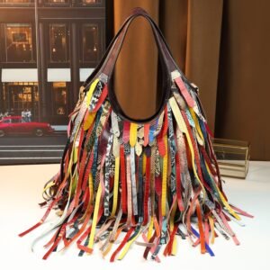 حقيبة الأناقة الحرة: جلد طبيعي، هامش متفرد، وجاذبية لا تُقاوم!