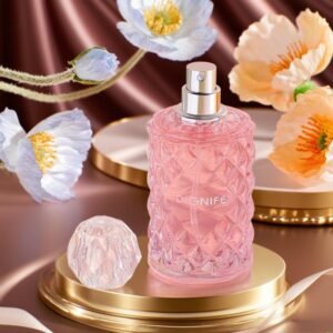 عطر الأنوثة الساحرة: انتعاش يدوم، أناقة لا تُنسى!