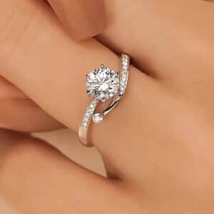 خاتم الخطوبة: بريقٌ يُعانق الأناقة والخلود