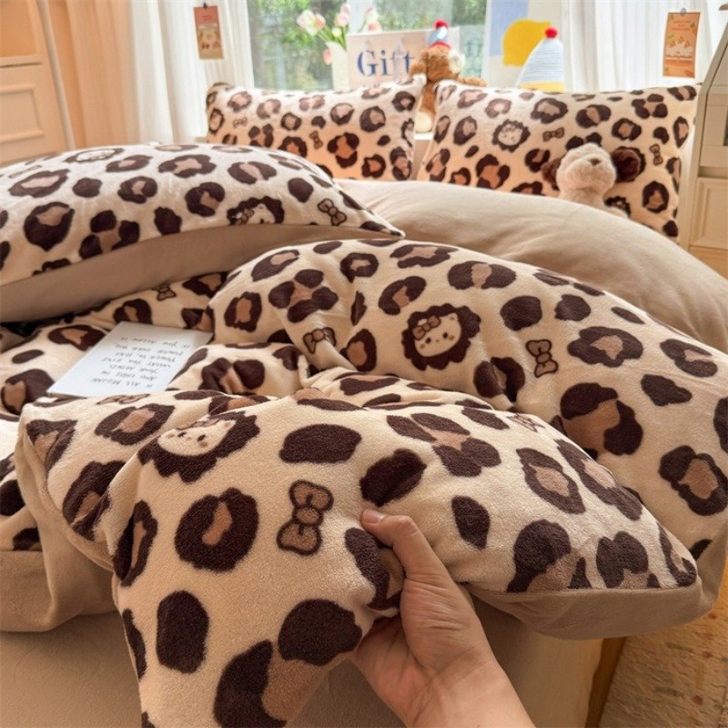 נוחות מלכותית, חום אגדי: סט הפנתר החלבי היוקרתי – תמונה 6