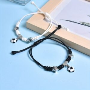 نبض الملعب: سوار الأحلام الكروية للأبطال الصغار!