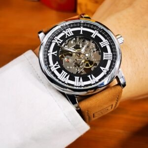 צפו בזמן פועם: שעון השלד המכני היוקרתי לגברים