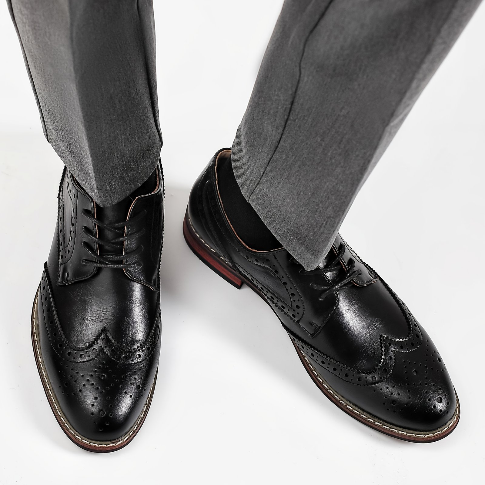 אלגנטיות ייחודית ונוחות ללא תחרות: נעל ברוג לגבר לכל אירוע – תמונה 10