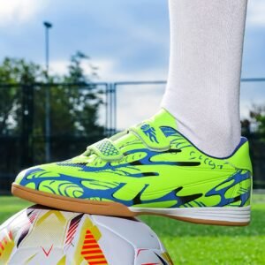 שחררו את הכישרון שלכם: נעלי כדורגל מקצועיות לאולם לילדים!