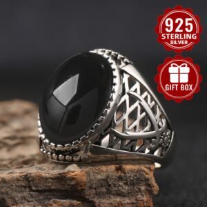 טבעת עתיקה מכסף עם עקיק: סמל אלגנטיות נצחית לכל זמן