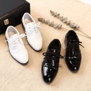 أناقة الأبطال الصغار: حذاء أوكسفورد يجمع الراحة والأناقة لكل مغامرة!