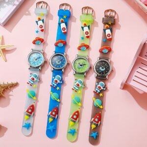 שעון החלל הקסום: הרפתקת כוכבים על פרק היד של ילדך!