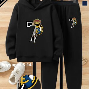 أناقة الأبطال الصغار: طقم كرة القدم لنجوم الغد!