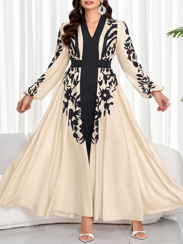 Plus-Size Women'S Elegant Dress in Light Beige with Black Floral Patterns And Flared Sleeves, Featuring Contrasting Trim, Perfect for Spring And Summer.