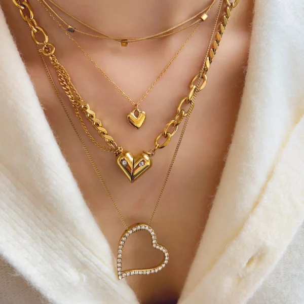 CARLIDANA Fashion New Personality Peach Hollow Heart Pendant Necklace 4 Piece Set Simple Versatile Heart Shaped Necklace - Image 2