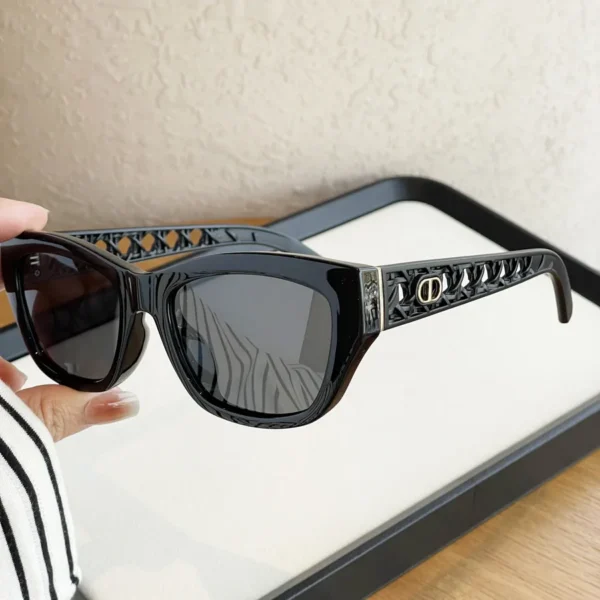 Fashion Designer's New Cat Eye Small FramePolarized Women's Sunglasses, A Must-have Item for Celebrities with Simple Lines UV400