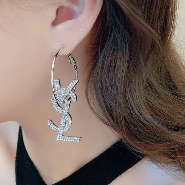European and American Style, Exaggerated Letters, Light Luxury, and Elegant Earrings, Personalized Long Earrings - Image 4