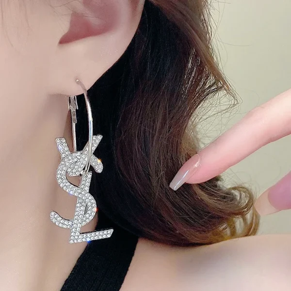 European and American Style, Exaggerated Letters, Light Luxury, and Elegant Earrings, Personalized Long Earrings - Image 3