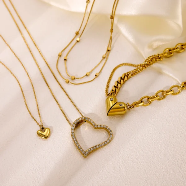 CARLIDANA Fashion New Personality Peach Hollow Heart Pendant Necklace 4 Piece Set Simple Versatile Heart Shaped Necklace - Image 4