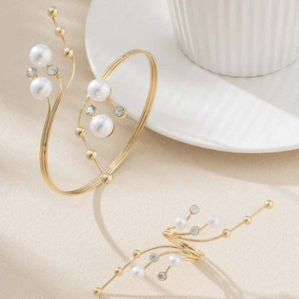 Vintage White Imitation Pearl Geometric Ring Women's Exaggerated Metal Irregular Double Layer Large Pearl Ring Party Jewelry - Image 2