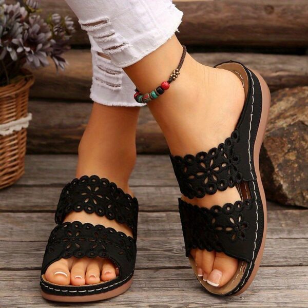 Fashionable And Comfortable Summer Slippers for Women, Lightweight And Breathable Summer Shoes for Ladies.