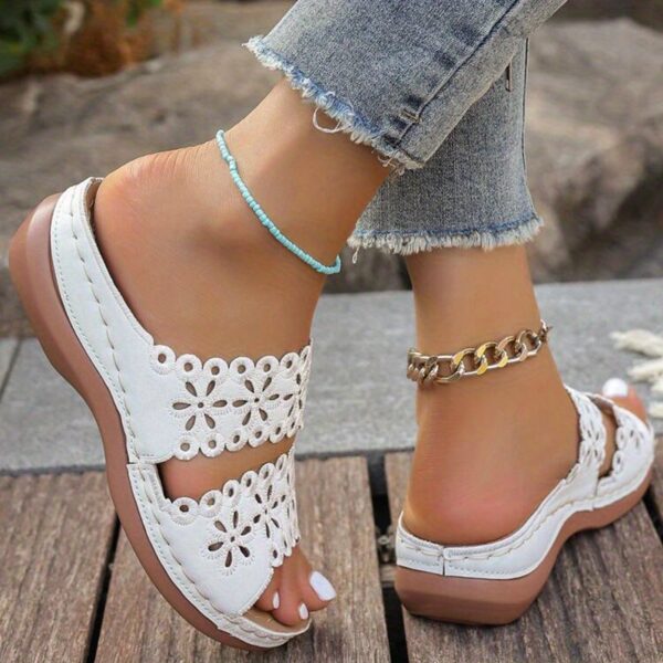 Fashionable And Comfortable Summer Slippers for Women, Lightweight And Breathable Summer Shoes for Ladies. - Image 2