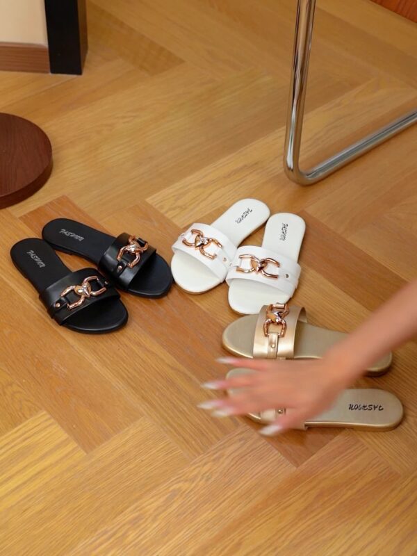 1 Pair of Women's Fashion Flat Slippers, Simple Open-Toe Solid Color with Metal Buckle Decoration for Daily Commuting and Outdoor Use - Image 11