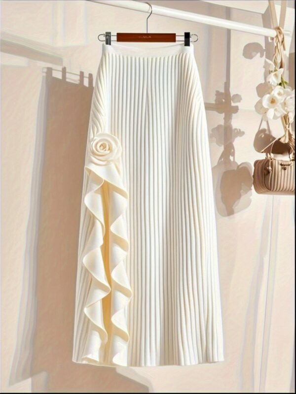 The New 2025 Skirt Is Flattering And Suitable for Both Work And Daily Life.