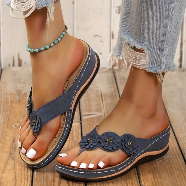 Women's Summer Thick-soled Split Flower Slippers White Women with Floral Decoration Sole Hand-sewn Lightweight Comfortable Fashion Sweet Elegant New Style Wedge Heel Thick Soles High Quality Platform Clog Slippers Zhuocai - Image 10